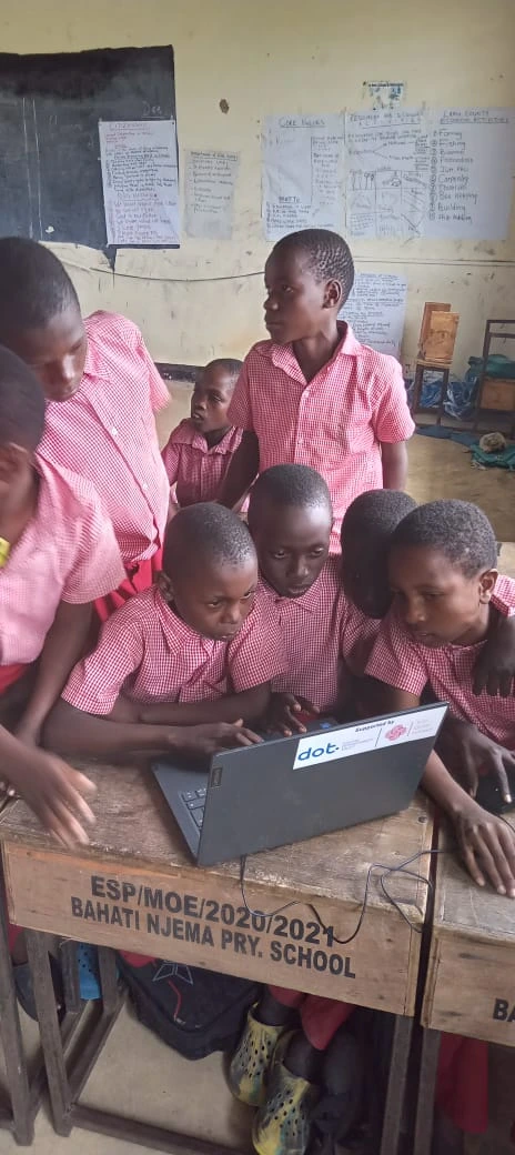 Girls-and-Boys-in-ICT-Project