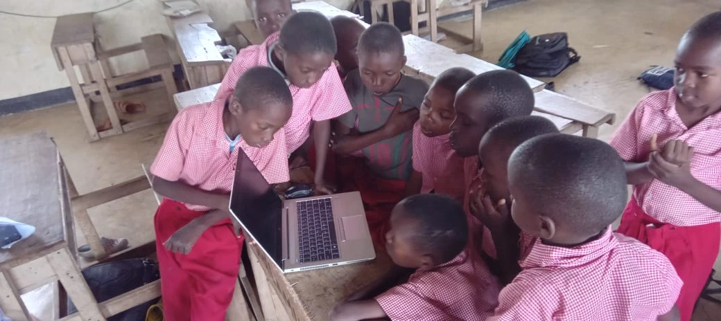 Girls-and-Boys-in-ICT-Project